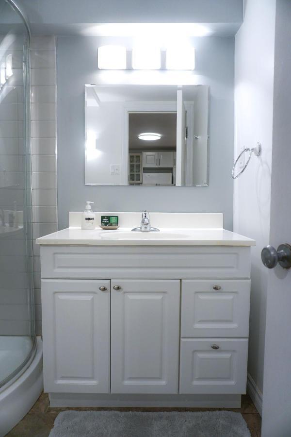 Free Parking - Great 1Br Near Henri Bourassa Metro Apartment มอนทรีอัล ภายนอก รูปภาพ